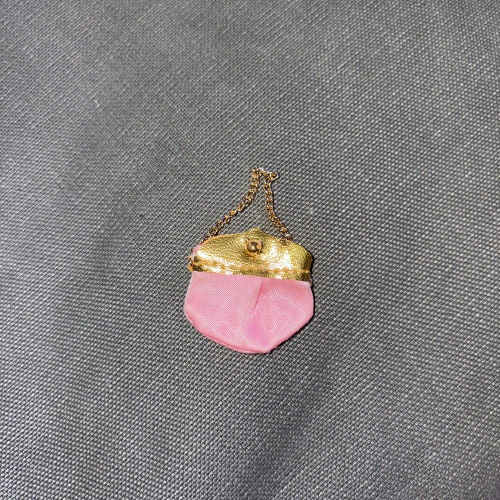 Barbie Vintage Pink Premiere #1596 JC Penney Exclusive Pink Satin Purse - Picture 3 of 4